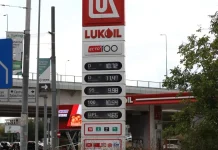 Motorina trece de 10,70 lei în București, pe fondul unei noi majorări Motorina trece de 10,70 lei în București, pe fondul unei noi majorări